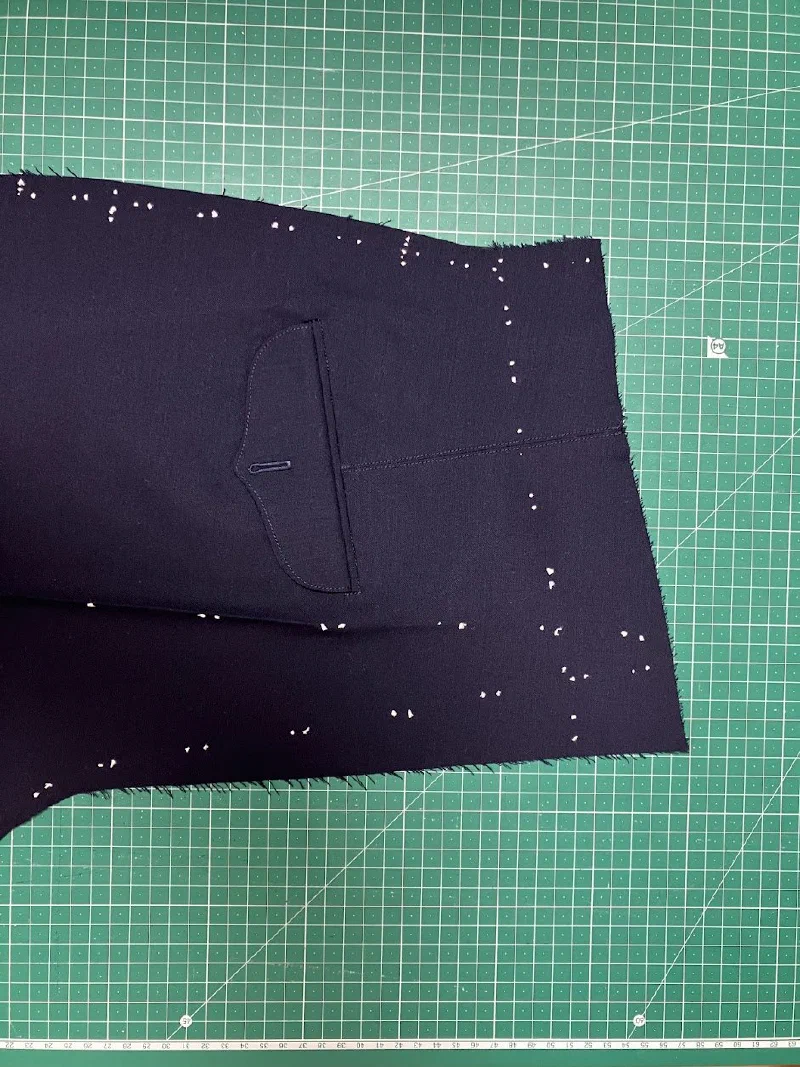 後ろポケットを作った後身頃。